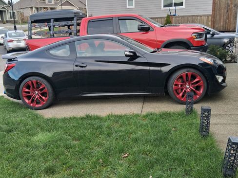 Used 2015 Hyundai Genesis 3.8 image 6