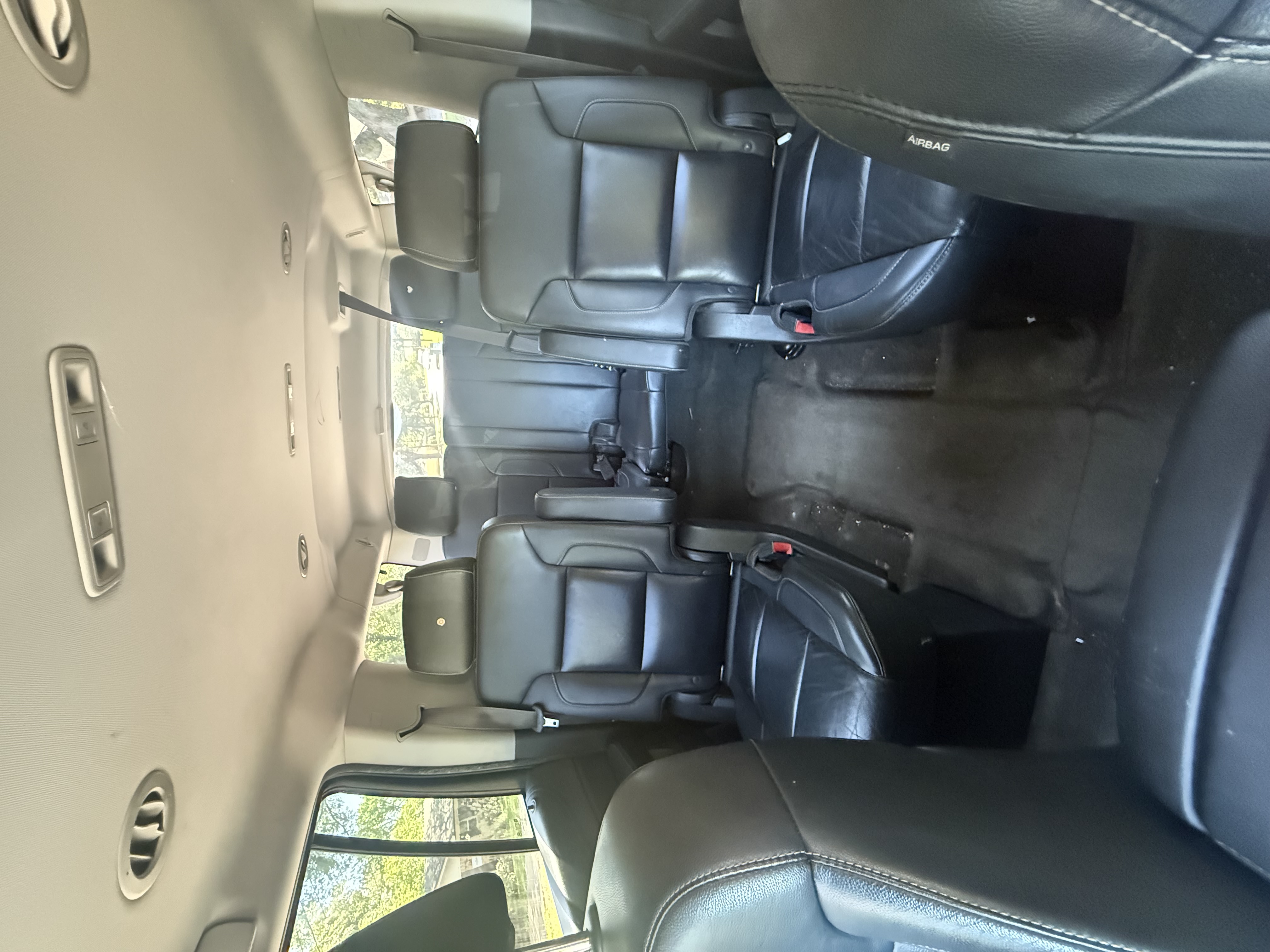 Used 2015 Chevrolet Suburban LT RWD image 12