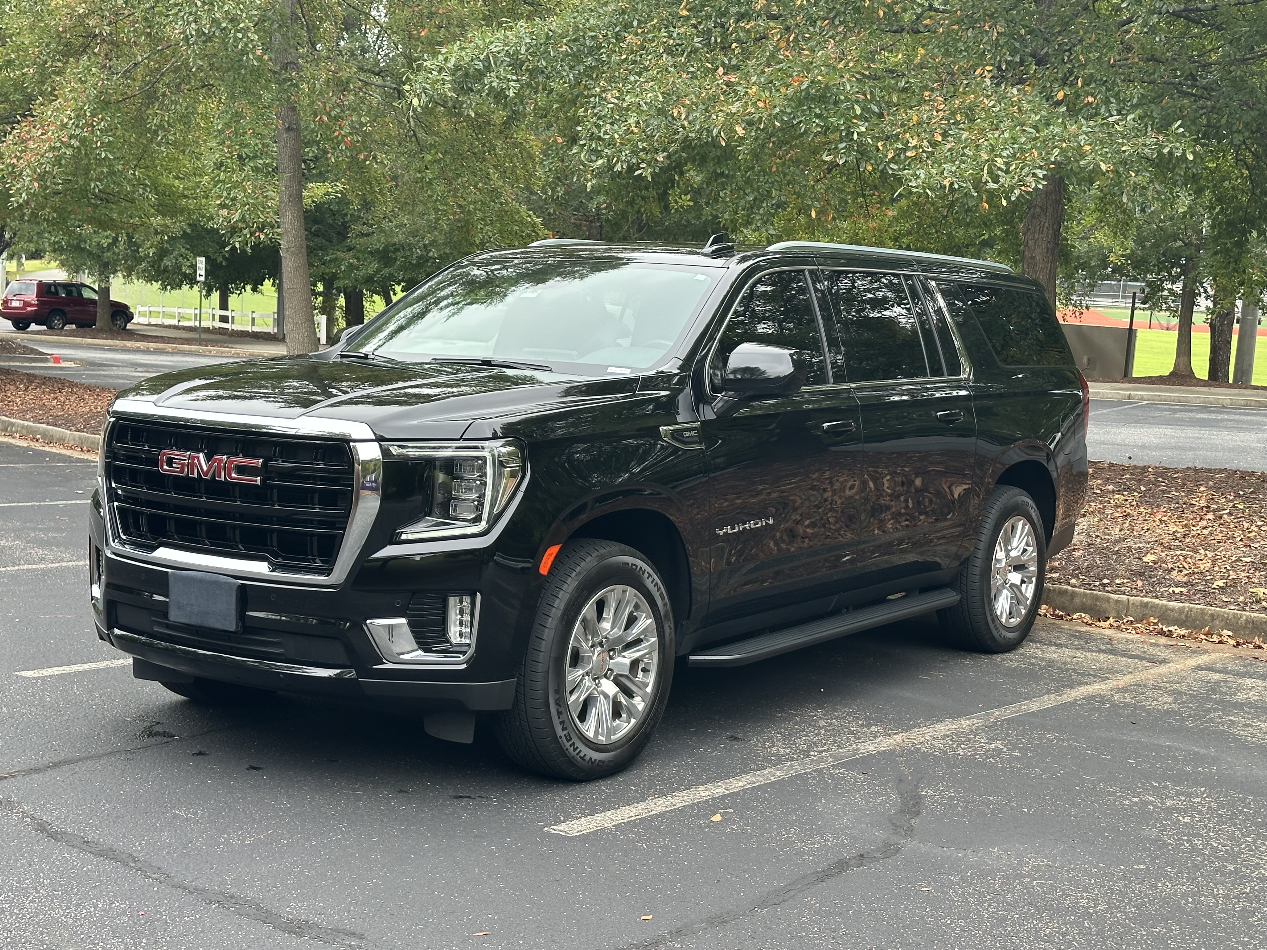 Used 2024 GMC Yukon XL SLE w/ Gmc Pro Safety Plus Package AWD/4WD image 6