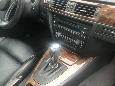 Used 2009 BMW 328i xDrive Coupe AWD/4WD image 5