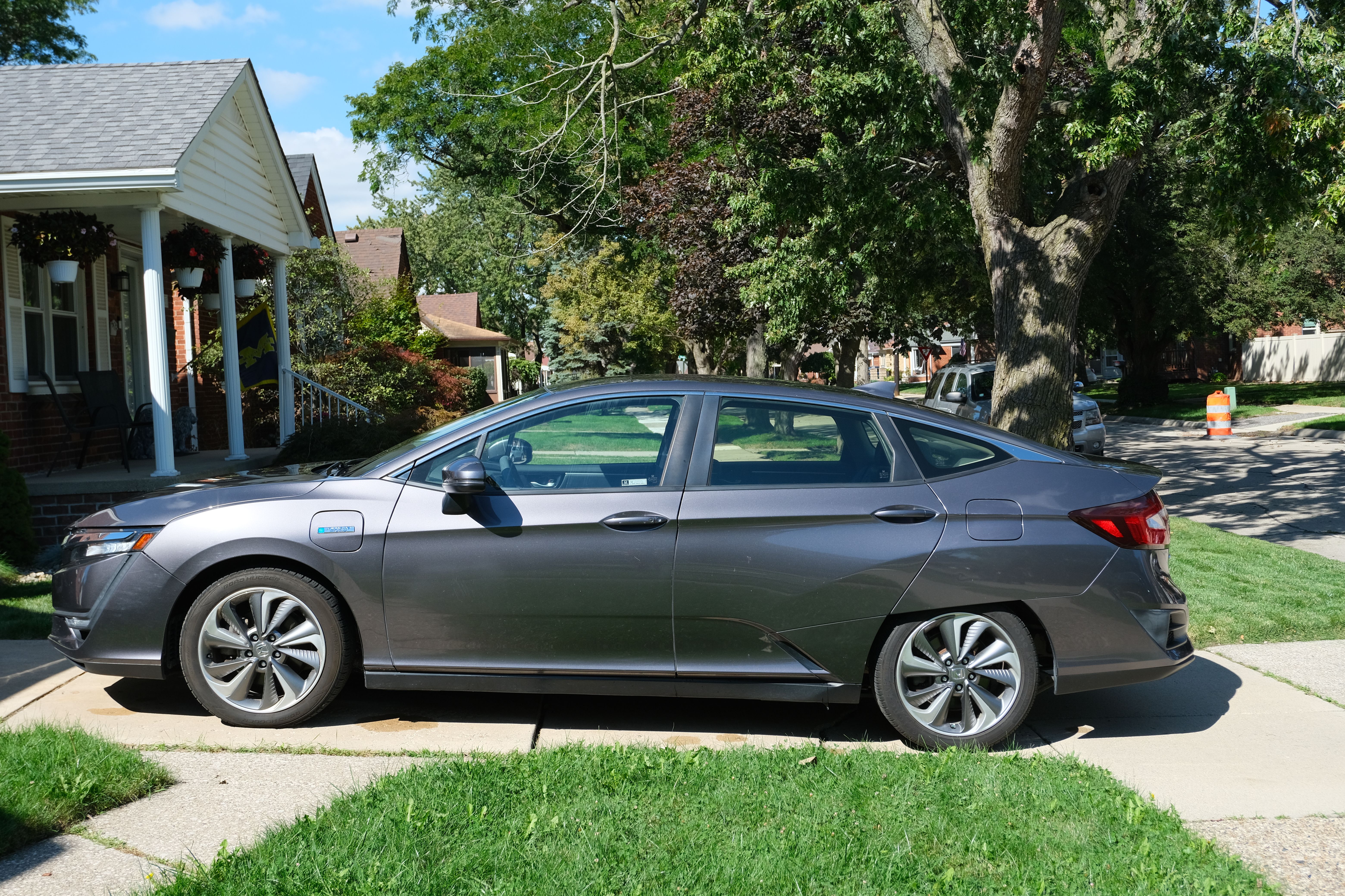 Used 2018 Honda Clarity Plug-In Hybrid image 2