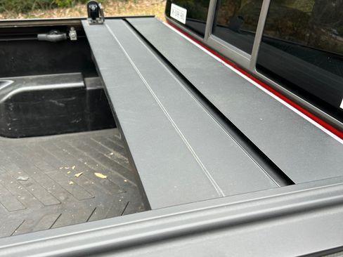 Used 2016 Toyota Tacoma TRD Off-Road w/ Premium & Technology Package image 8