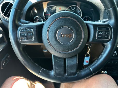 Used 2015 Jeep Wrangler Unlimited Sahara w/ Dual Top Group AWD/4WD image 10