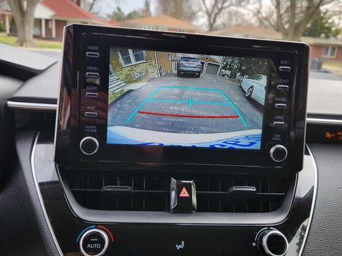 Used 2020 Toyota Corolla LE image 10