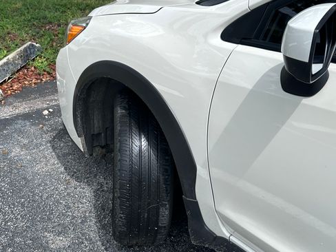 Used 2017 Subaru Crosstrek 2.0i Premium AWD/4WD image 9