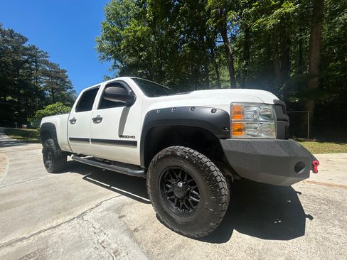 Used 2014 Chevrolet Silverado 2500 LT AWD/4WD image 13