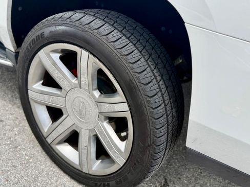 Used 2018 Cadillac Escalade ESV Luxury RWD image 11