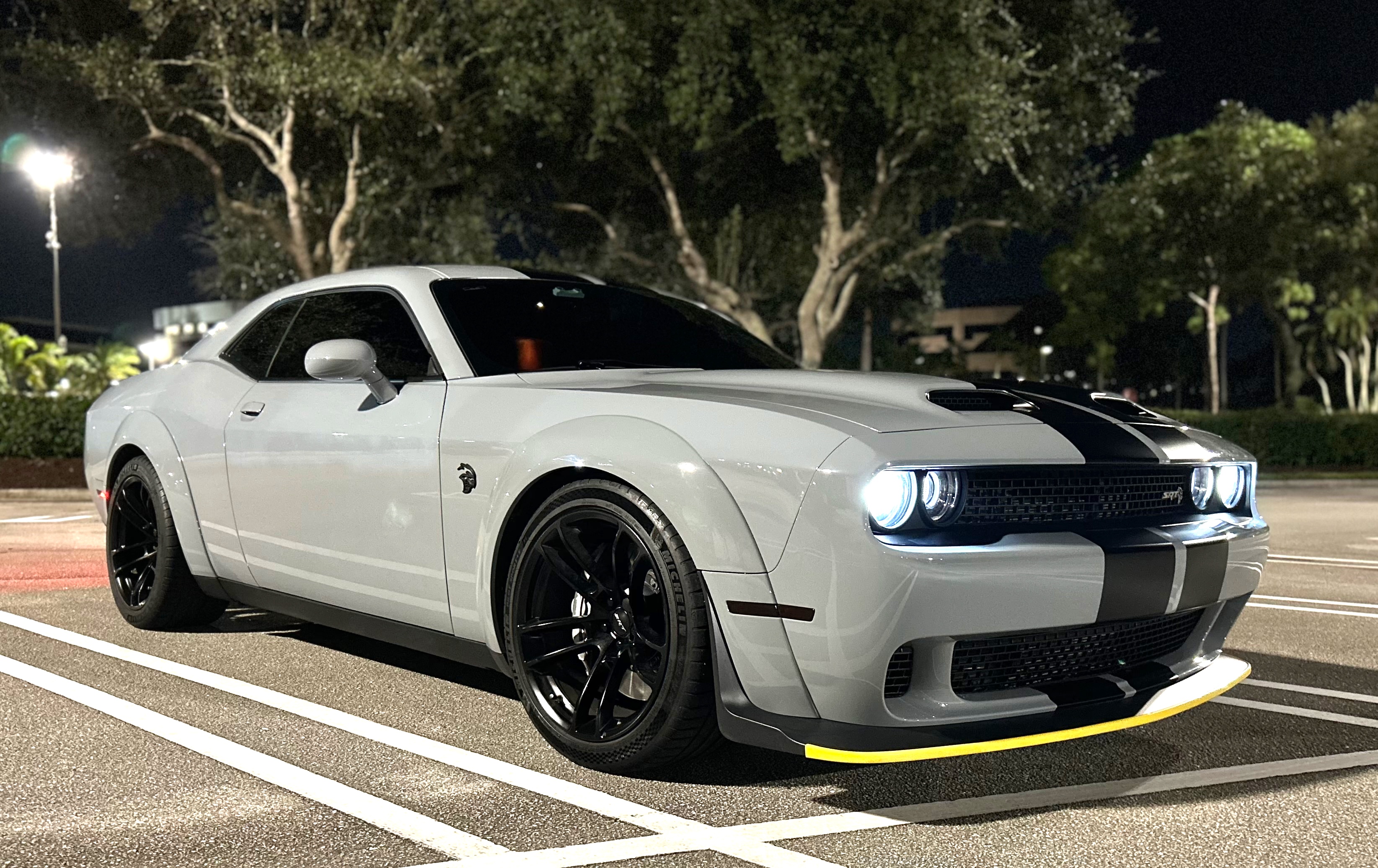 Used 2020 Dodge Challenger SRT Hellcat RWD image 4