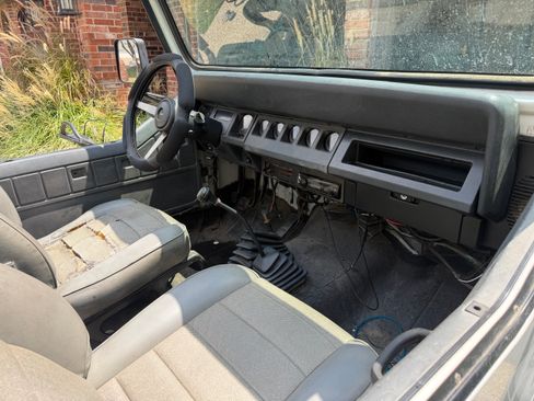 Used 1994 Jeep Wrangler S AWD/4WD image 6