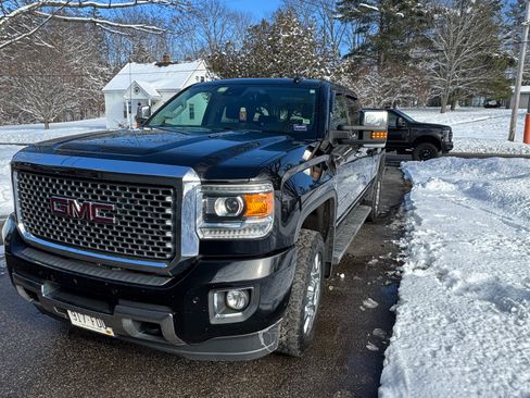 Used 2015 GMC Sierra 2500 Denali w/ Duramax Plus Package image 10