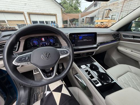 Used 2025 Volkswagen Atlas SEL Premium R-Line AWD/4WD image 11