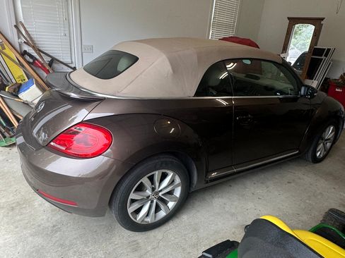 Used 2014 Volkswagen Beetle TDI FWD image 7