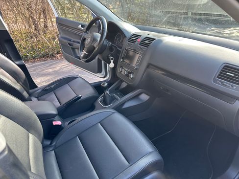 Used 2010 Volkswagen Jetta Wolfsburg Edition image 13