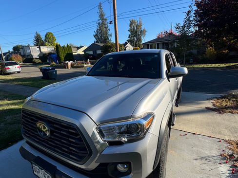 Used 2020 Toyota Tacoma TRD Off-Road image 5