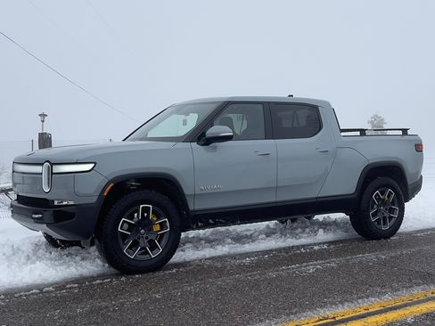 Used 2022 Rivian R1T Launch Edition image 4