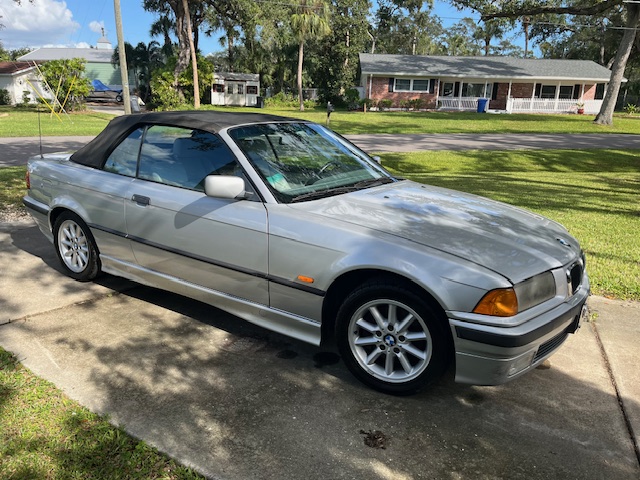 Used 1999 BMW 328i Convertible RWD image 1