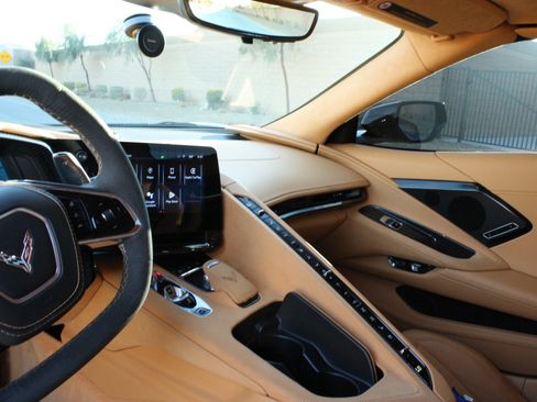 Used 2024 Chevrolet Corvette Stingray Premium Conv w/ Z51 Performance Package image 18