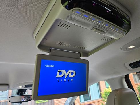 Used 2018 Chrysler Pacifica Touring-L image 12