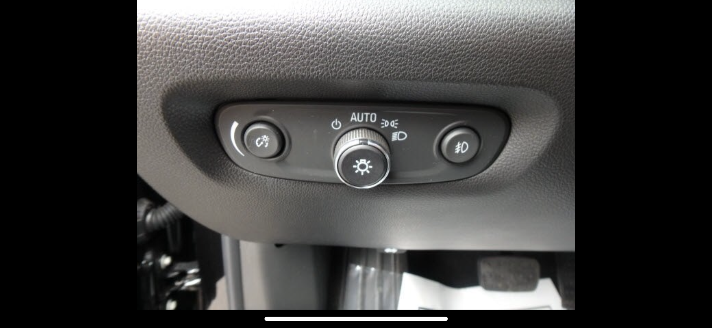 Used 2018 Chevrolet Traverse Premier w/ Redline Edition FWD image 17