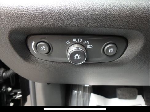 Used 2018 Chevrolet Traverse Premier w/ Redline Edition image 17