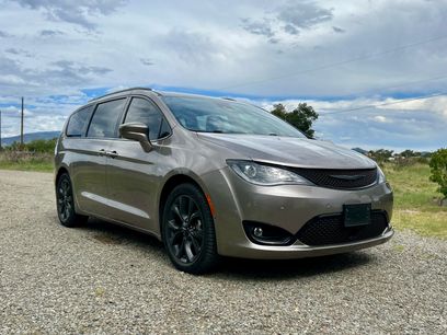 Used 2018 Chrysler Pacifica Touring-L w/ Advanced Safetytec Group