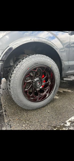 Used 2018 Ford F150 XLT w/ Equipment Group 302A Luxury AWD/4WD image 2