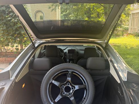 Used 2013 Chevrolet Volt Premium w/ Premium Trim Package FWD image 24