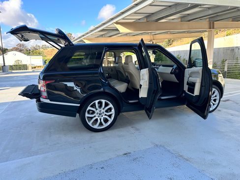 Used 2014 Land Rover Range Rover Supercharged image 2