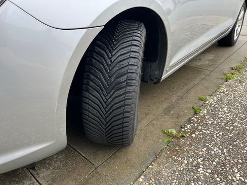 Used 2010 Buick LaCrosse CXL image 10