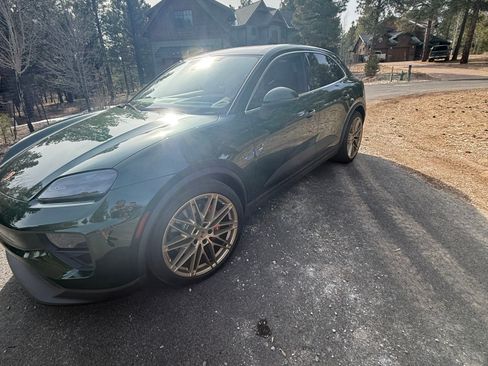 Used 2025 Porsche Macan 4S Electric image 2