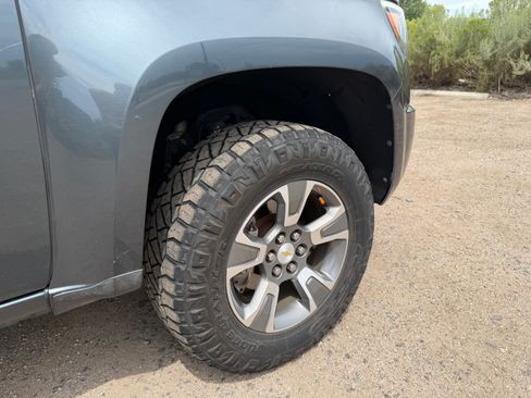 Used 2015 Chevrolet Colorado Z71 w/ LPO, Gearon Divider Package AWD/4WD image 26