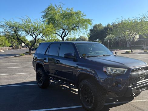 Used 2014 Toyota 4Runner SR5 image 4