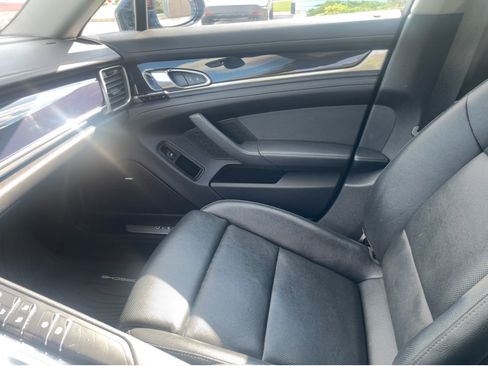 Used 2015 Porsche Panamera image 12