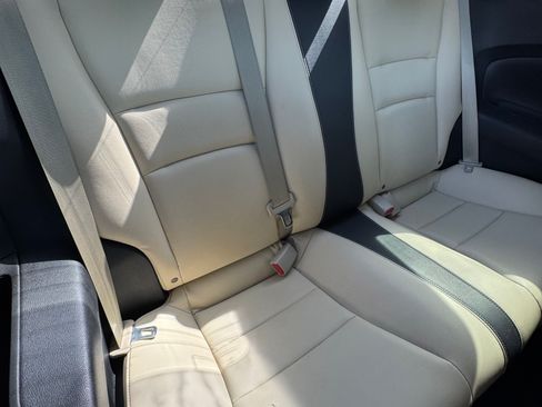 Used 2017 Honda Accord Touring image 2