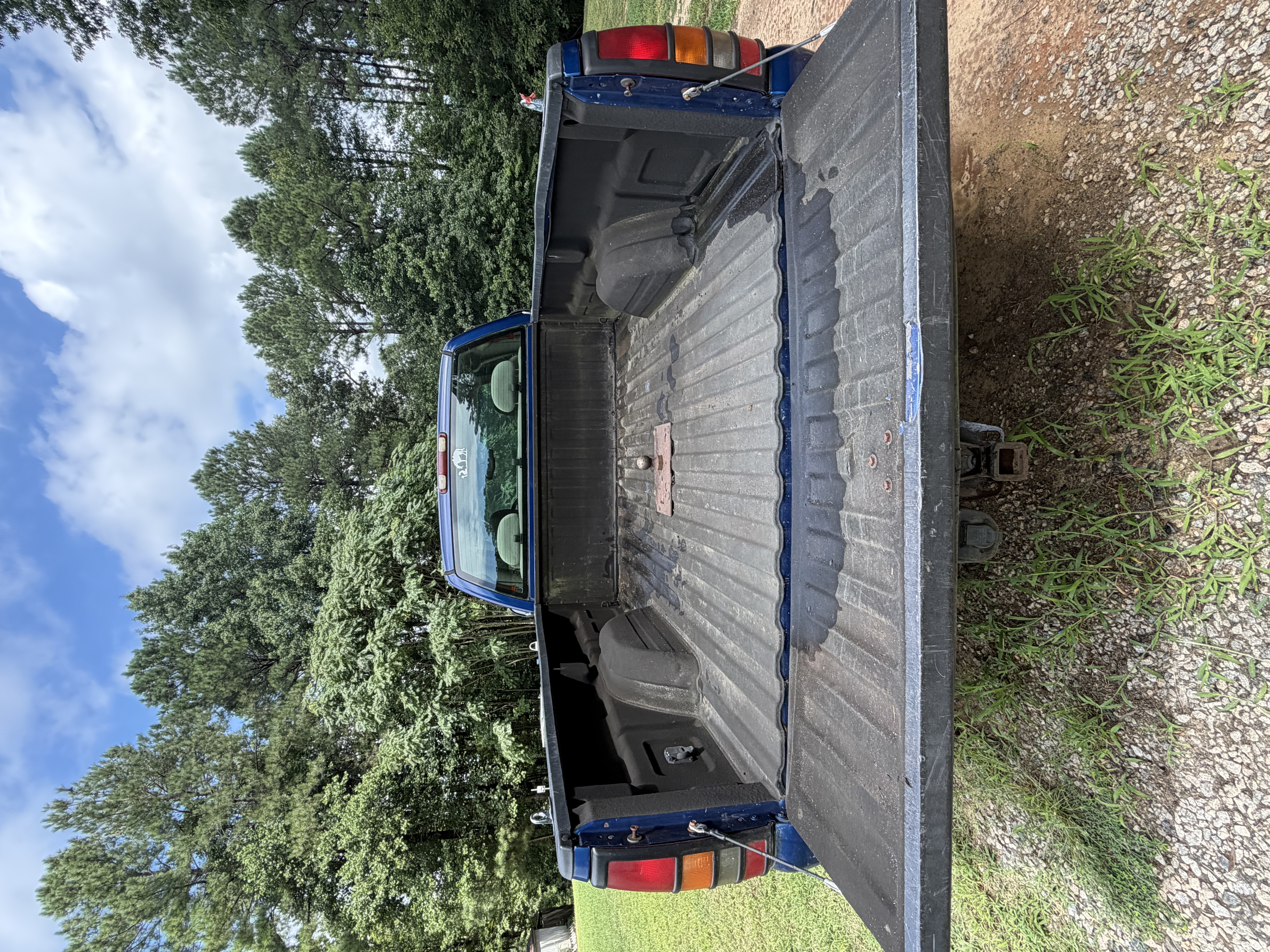 Used 2003 Chevrolet Silverado 3500 LS AWD/4WD image 13