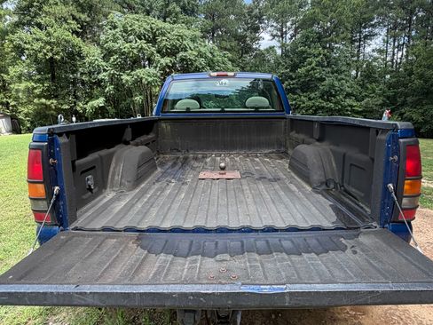 Used 2003 Chevrolet Silverado 3500 LS AWD/4WD image 13