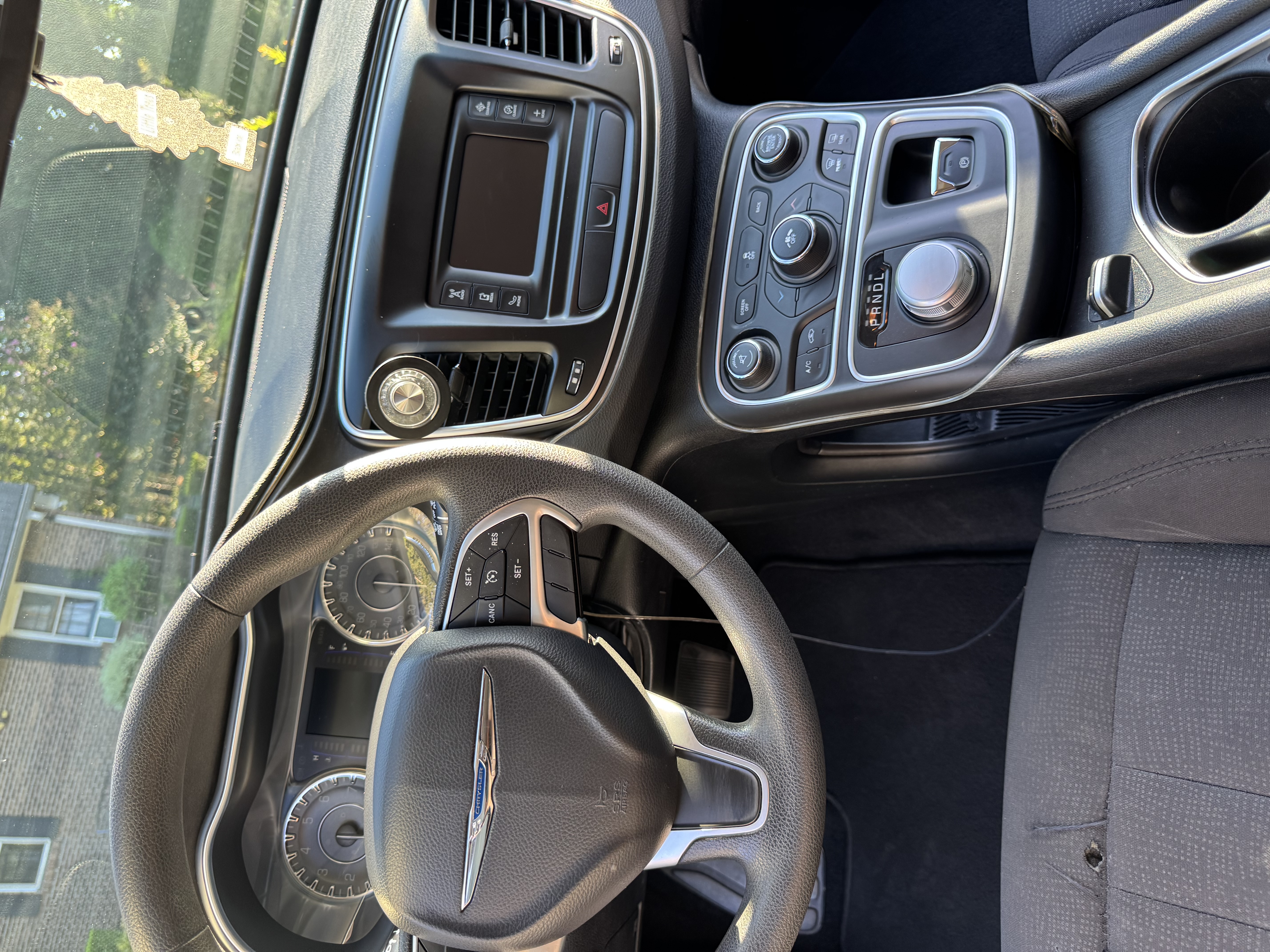 Used 2016 Chrysler 200 Limited FWD image 9