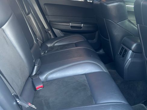 Used 2009 Chrysler 300 SRT8 w/ SRT Option Group II RWD image 16