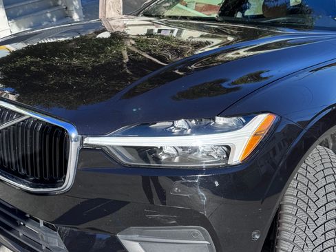 Used 2018 Volvo XC60 T6 Momentum w/ Convenience Package image 9