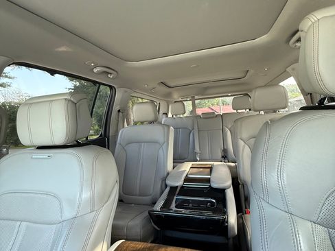 Used 2022 Jeep Grand Wagoneer Series I AWD/4WD image 9