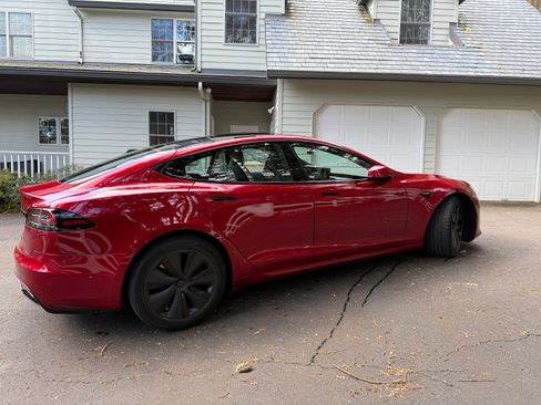 Used 2023 Tesla Model S Standard Range image 4