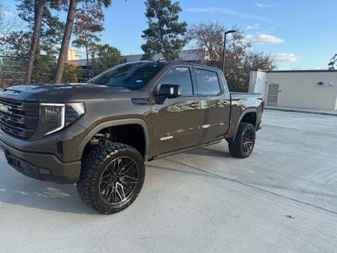 Used 2023 GMC Sierra 1500 Elevation w/ Elevation Premium Package image 10