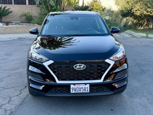 Used 2019 Hyundai Tucson SE image 2