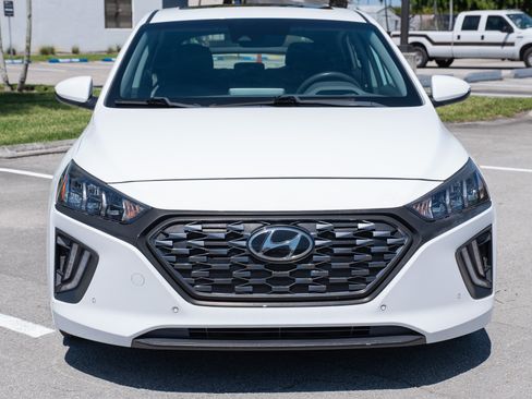 Used 2020 Hyundai Ioniq Limited image 2