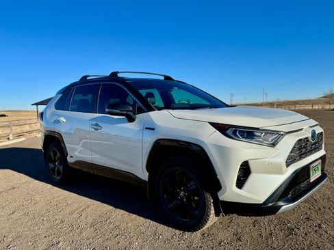 Used 2021 Toyota RAV4 XSE image 4