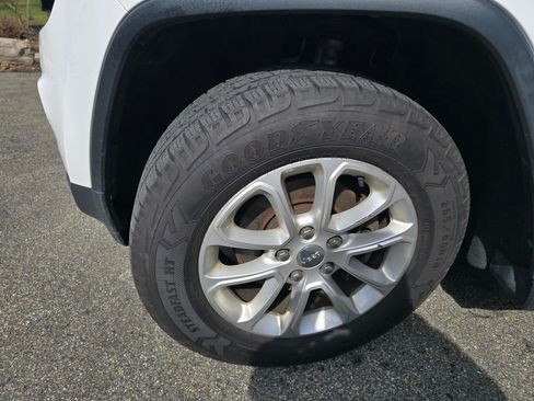 Used 2016 Jeep Grand Cherokee Laredo w/ Quick Order Package 23E image 11