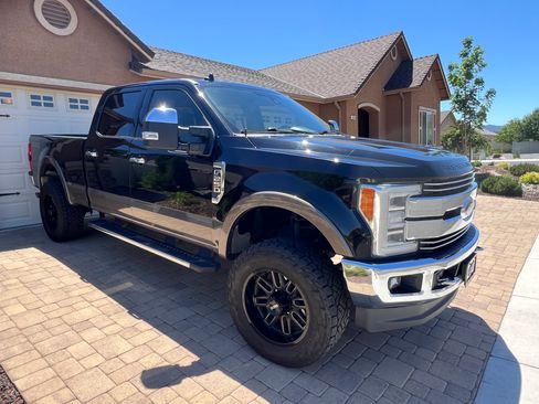 Used 2019 Ford F250 Lariat w/ Lariat Ultimate Package AWD/4WD image 1