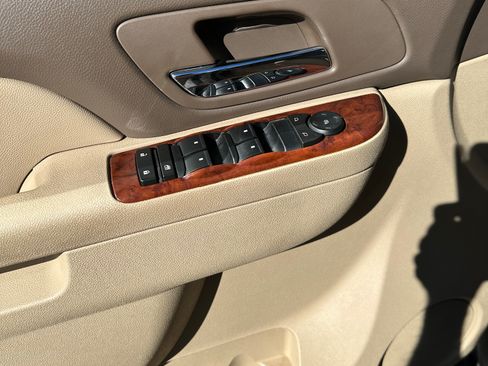 Used 2011 Chevrolet Tahoe LT image 10