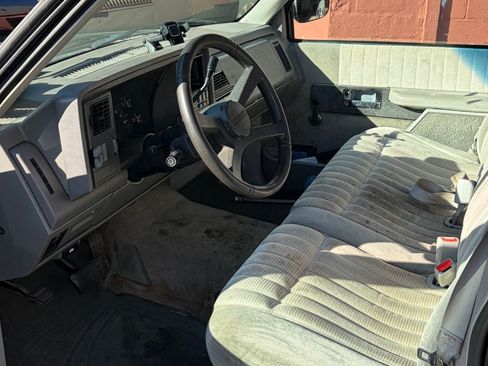 Used 1993 Chevrolet Silverado 1500 2WD Regular Cab image 9