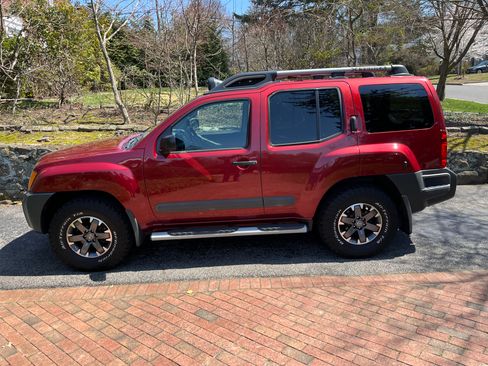 Used 2014 Nissan Xterra PRO-4X w/ Pro-4x Leather Package image 2